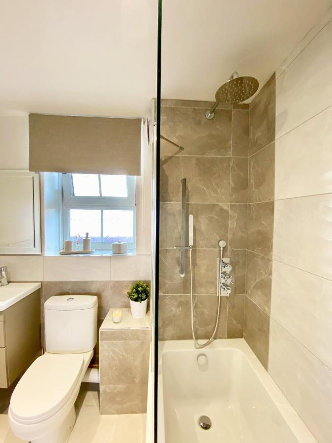 Perfect Central Location- 5 Minutes From Tower Bridge ! 8 Minutes Walk From Tube Londres Exterior foto